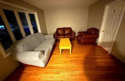 Township of Woolwich House | YKF Airport Home-FREE FAST WIFI-FREE PARKING