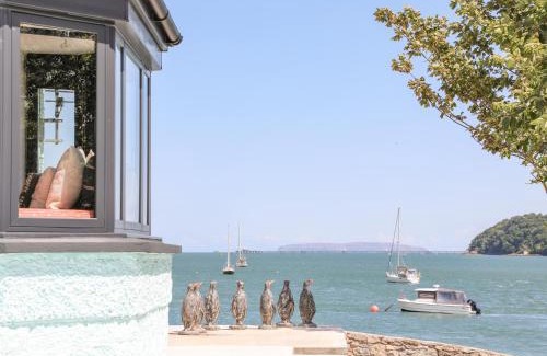 Bangor House | Ynys Faelog