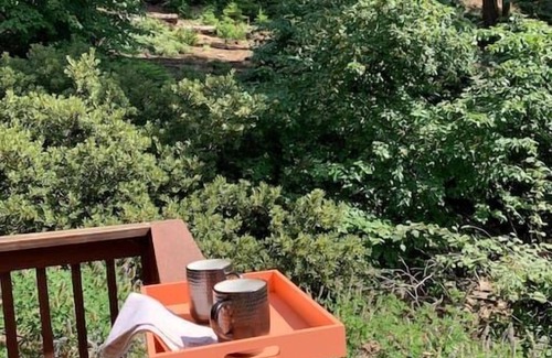 Yosemite West Apartment | YoBee! Heart of Yosemite. Cozy View Studio. Park Entrance + Free Breakfast ~L8