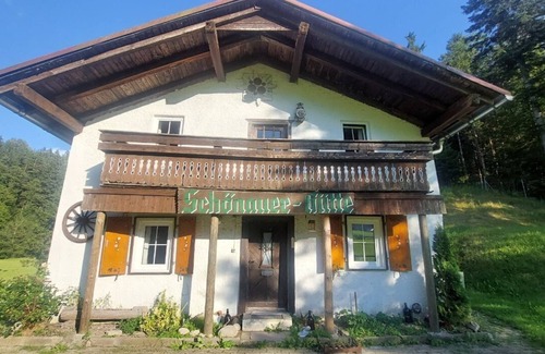 Schwaz Cabin | Yoga-retreat auf Almhütte mit Meditation und Ayurvedischer Küche und Kräuterkurs