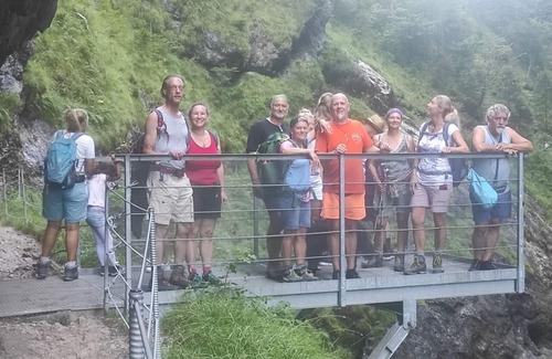 Schwaz Cabin | Yoga-retreat auf Almhütte mit Meditation und Ayurvedischer Küche und Kräuterkurs
