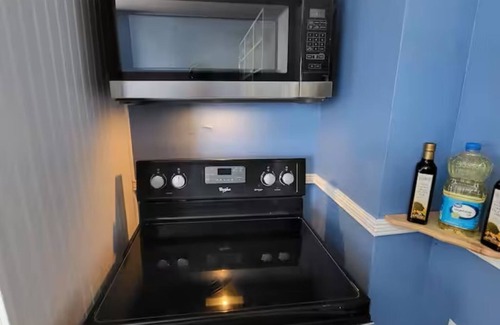 Jamestown House | Yogi Suites #1 Charming 2-beds in Jamestown Chautauqua Lake AC WiFi SPA Shower