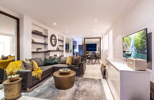 Plumstead Apartment | YOLO Spaces Clifton - Clifton Beachfront Magic Apartment