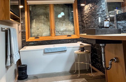 Cedaredge Cabin | Yonder Mountain Retreat: luxury & privacy near the magnificent Grand Mesa