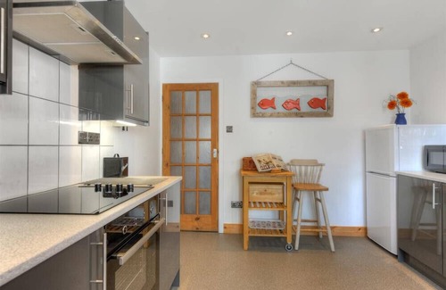 Lyme Regis House | YONDER VIEW, family friendly, country holiday cottage in Lyme Regis
