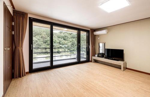 Buk Resort | Yoninsan Spring Resort