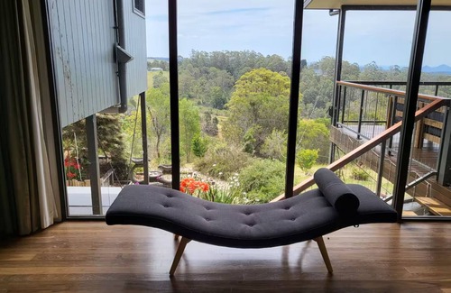 Ocean View Villa | Yoor Ocean View a luxury villa with spectacular views over Glass House Mountains