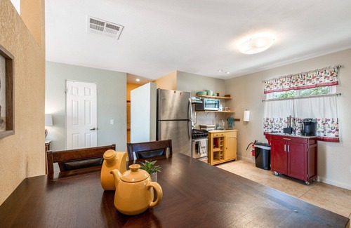 Racquet Club West Apartment | Yorba Casita
