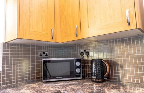 Heworth House | York citiSTays 3 bed house, free parking, games room