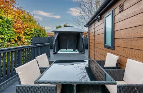 Fangfoss Apartment | York Family Luxury Cabin with hot tub