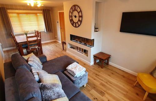 Dufftown House | York Street Retreat, modern cosy 2 bed with garden
