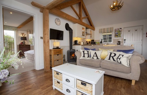Finghall House | Yorkshire Dales - LUXURY 5 STAR GOLD Pet friendly Cottage, sleeps 4 with Hot Tub