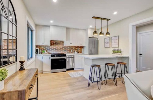 Rathwood Apartment | Yorkville Apt