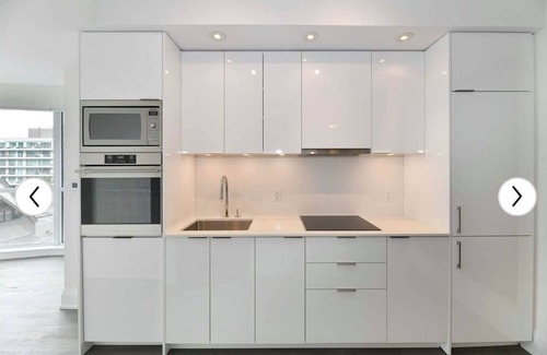 Bloor-Yorkville Condo | YORKVILLE LUXURY CORNER SUITE!