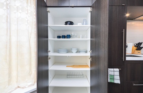 Bloor-Yorkville Apartment | Yorkville Modern 1 Bedroom Suite Toronto