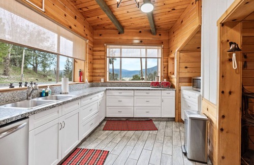 Oakhurst House | Yosemite/Bass Lake *FUN* Slps 29 Pet Friendly