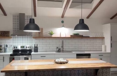 Oakhurst House | Yosemite Cabin w/Hot Tub, Game Room, Fire Pit