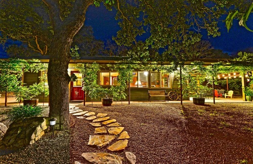 Catheys Valley Cottage | Yosemite Gateway/HorseRanch Cottage/Outdoor SoakingTub & Shower/Scenic Views