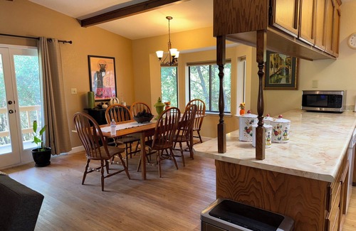 Groveland House | Yosemite Haven Charming 3-bedroom house with WiFi and AC in Groveland. Ev charge