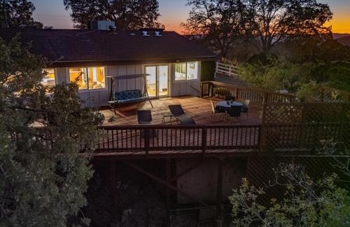 Mariposa Villa | Yosemite Mountain Top - Treetop Villa