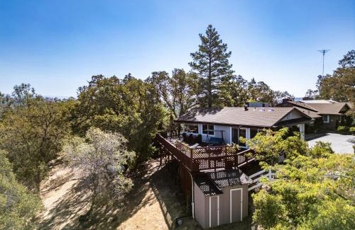 Mariposa Villa | Yosemite Mountain Top - Treetop Villa
