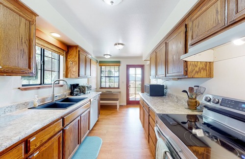 Yosemite Forks House | Yosemite Portal | House in Oakhurst