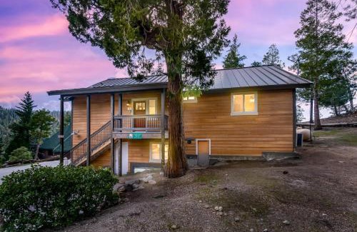 Yosemite West House | Yosemite Summit & Little Summit