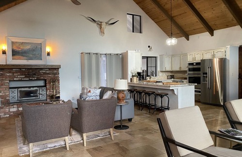 Yosemite Lakes House | YOSEMITE VISITORS WELCOME TO THE MODERN RANCH HOUSE YOSEMITE