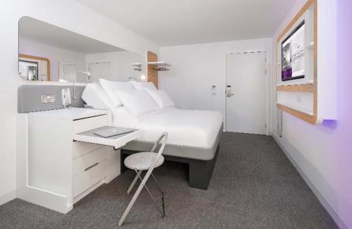 New Town Hotel | YOTEL Edinburgh