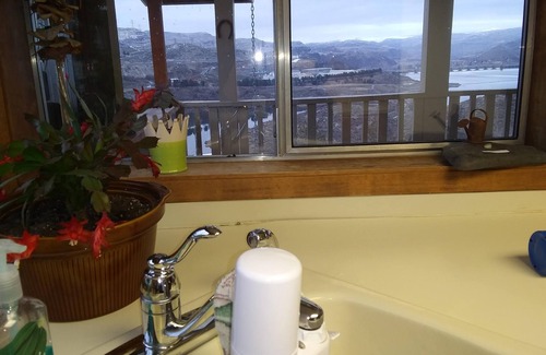 Grand Coulee House | You can see the fireworks from the comfort of the Dam house deck.