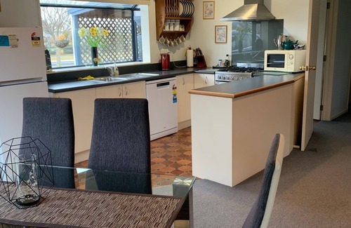 Te Anau House | You deserve the comfort, warmth & style of this clean family house.