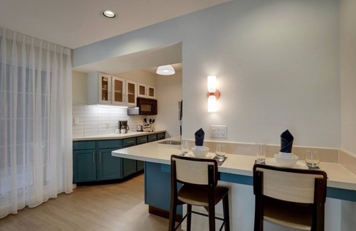 Sunnyvale Hotel | You Found it! 4 Comfortable 1BR Suites, Outdoor Swimming Pool, Pets Allowed!