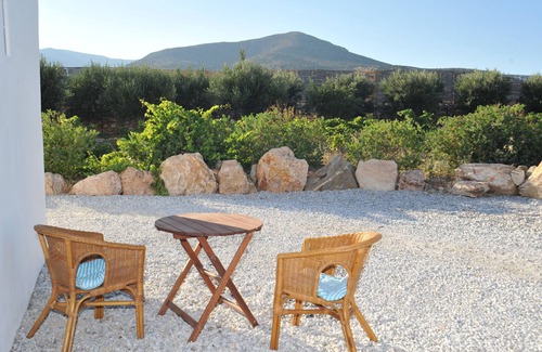 Drios Apartment | You like to experience a very quiet, relaxing and romantic atmosphere? Great.!