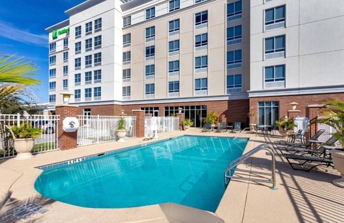 Winter Haven House | You'll find all the newest upgraded services at our room !