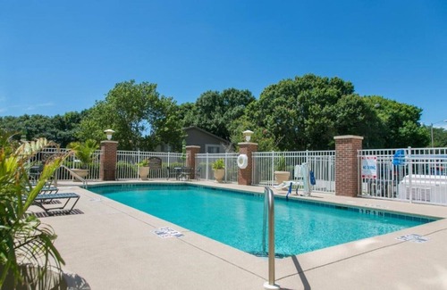 Winter Haven House | You'll find all the newest upgraded services at our room !