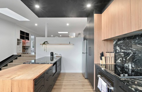 East Launceston House | You'll have fun with the whole family, at this stylish three bedroom home.