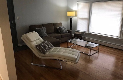 Berwyn Apartment | You'll love! Spacious, clean, remodeled, 2 bedroom, parking, coin W/D, linens