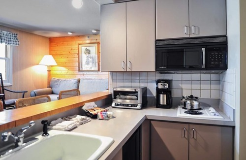 Estes Park Apartment | You May Never Want to Leave! Peaceful Lodge in Forest Setting, Pool