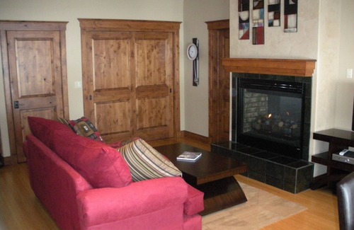 Carbondale House | You've Scored! Welcome to Paradise