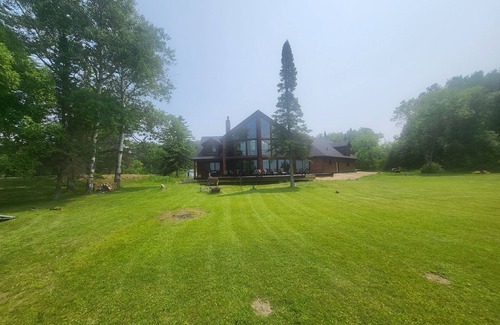 Walker House | You've seen the rest now check out the best! Premier property on Leech lake