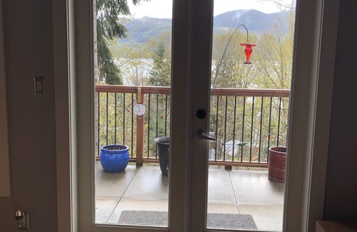 Youbou House | Youbou Lake House
