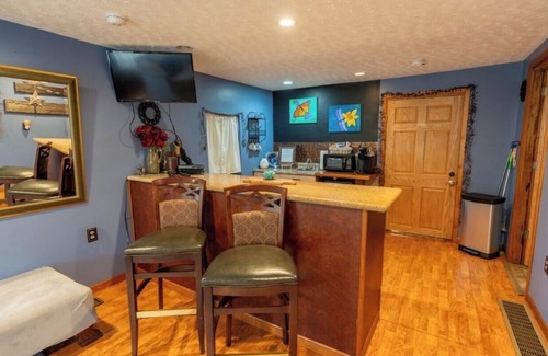 Confluence House | Yough Nest Bungalow (Half Home - Convenient Location & Beautiful View)
