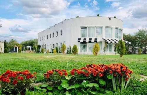 Racari Hotel | YOUness WELLness Clinic & Retreat