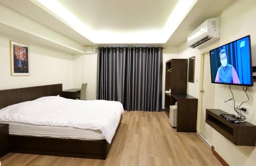 Khlong Khoen Resort | Young Coconut Garden Home Resort