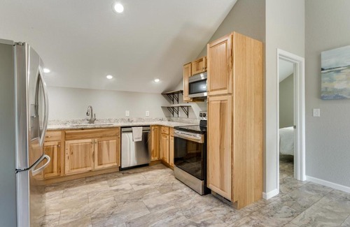 Young Harris Apartment | Young Harris Vacation Rental with Mountain Views!