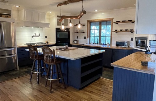 Brenham House | Your 12 Acre Farmhouse Retreat - Relax and Unwind by the Campfire and Pond