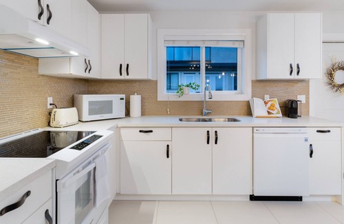 Hastings House | Your 2-bedroom home in Vancouver