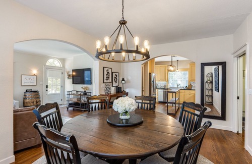 McKinney House | Your 5 Star Retreat! 3 King Beds-10 Min Walk to Downtown McKinney