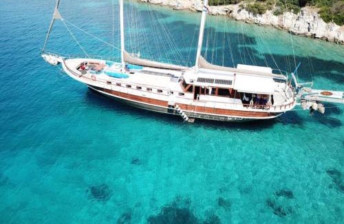 Kotor Boat Rental | Your accommodation in Kotor bays