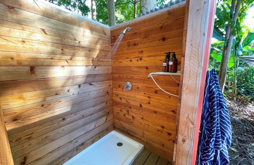 Kealakekua Cabin | Your adobe among the trees